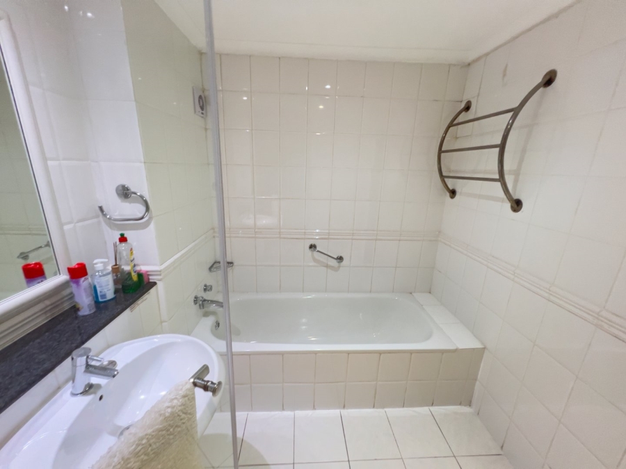 To Let 1 Bedroom Property for Rent in Cape Town City Centre Western Cape